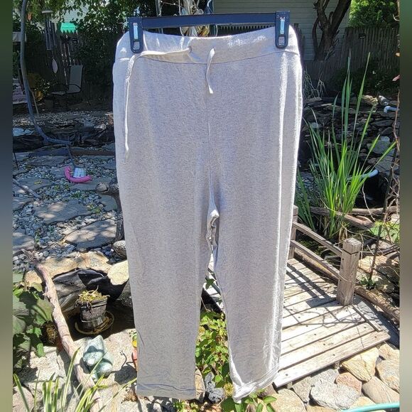 Woman's Gray Sweatpants - Picture 1 of 9